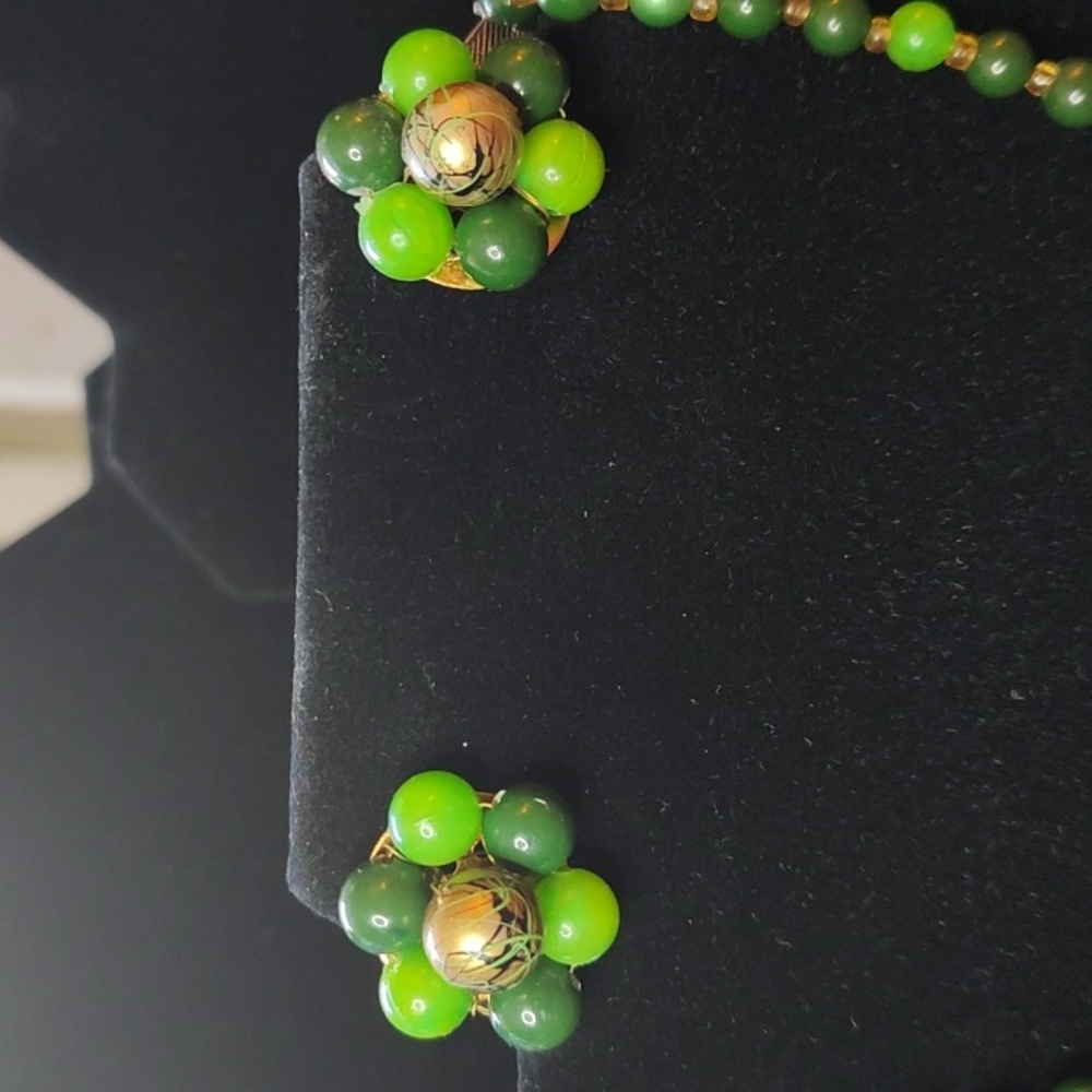 Japan Green Beaded Necklace and Earring Set - Picture 5 of 9